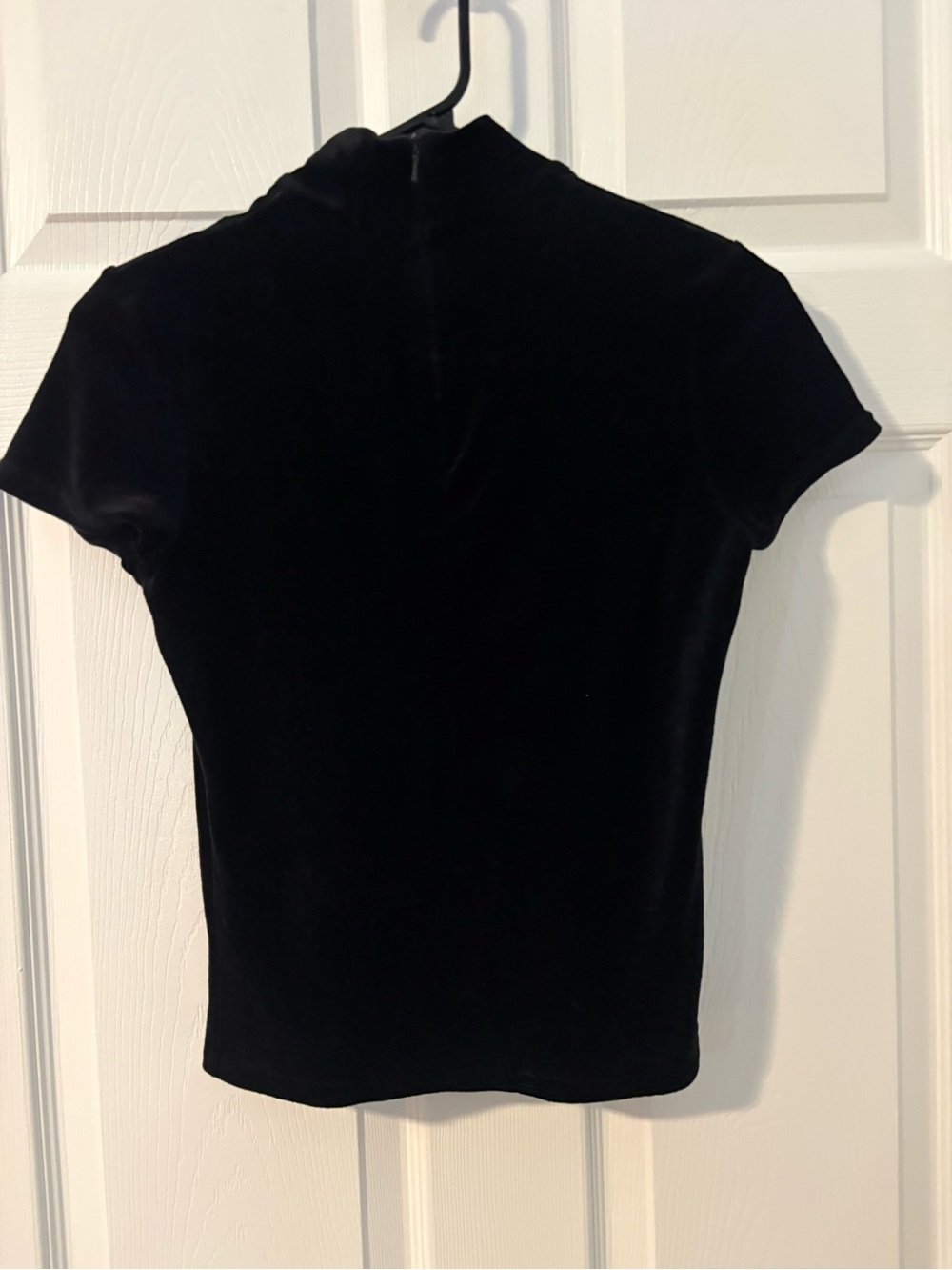 Gap Black Velvet Short-Sleeve Mock Neck Top - Picture 2 of 8